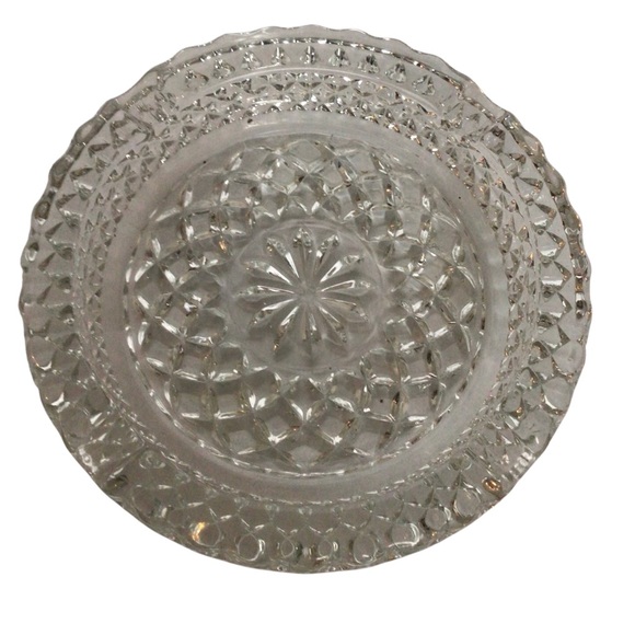 Vintage Anchor Hocking Glass Ashtray. Wexford Pattern 5.25” diameter. Pre owned - Picture 2 of 3